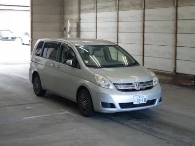 Toyota ISIS