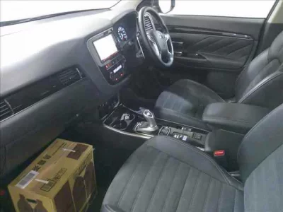 Mitsubishi OUTLANDER PHEV