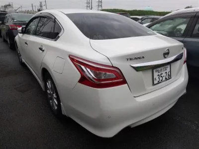 Nissan TEANA