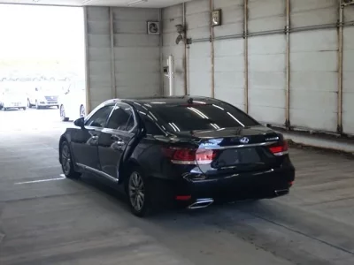 Lexus LS