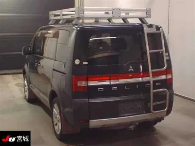 Mitsubishi DELICA D5