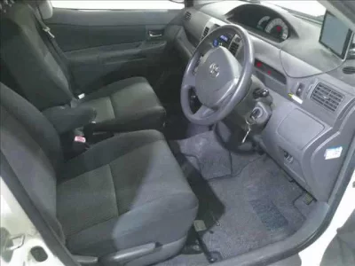 Toyota RAUM