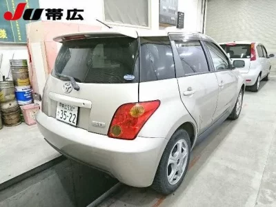 Toyota IST