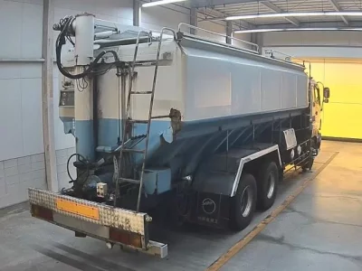 Isuzu TRUCK