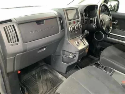 Mitsubishi DELICA D5