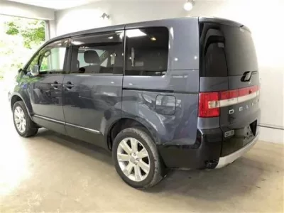 Mitsubishi DELICA D5