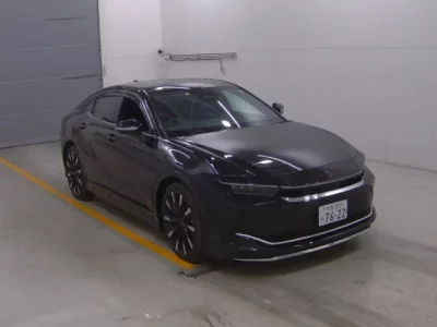 Toyota CROWN CROSSOVER