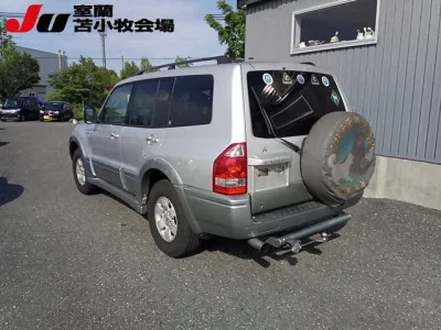 Mitsubishi PAJERO