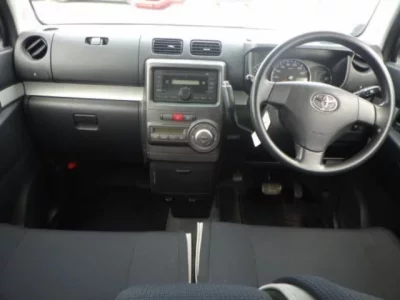 Toyota PIXIS SPACE