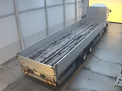 Isuzu TRUCK