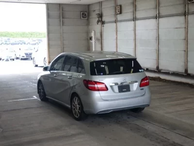 Mercedes-Benz B CLASS