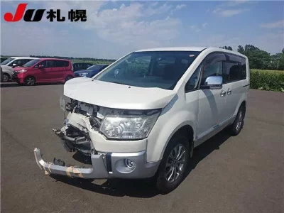 Mitsubishi DELICA D5
