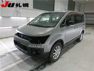 Mitsubishi DELICA D5