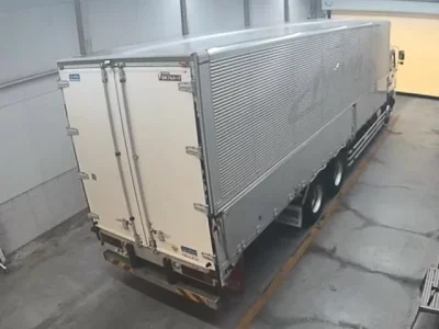 Isuzu TRUCK