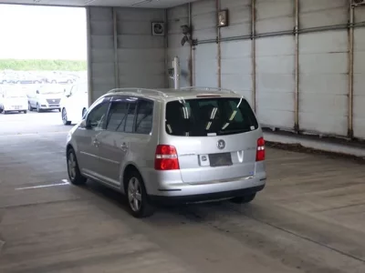 Volkswagen GOLF TOURAN