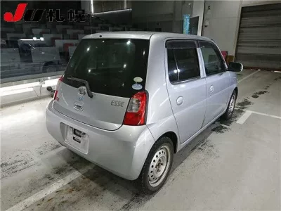Daihatsu Esse