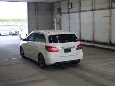 Mercedes-Benz B CLASS