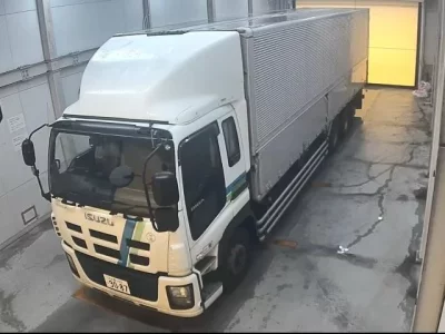 Isuzu TRUCK