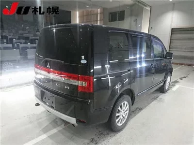 Mitsubishi DELICA D5