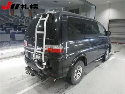 Mitsubishi DELICA