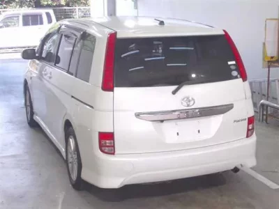 Toyota ISIS