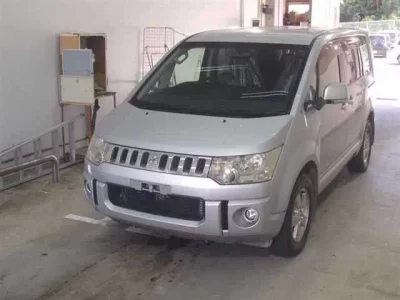 Mitsubishi DELICA D5