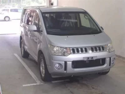 Mitsubishi DELICA D5