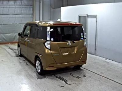 Toyota TANK