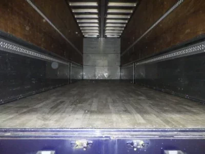 Isuzu TRUCK