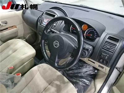 Nissan LAFESTA