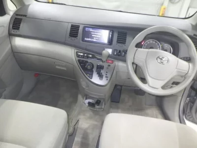 Toyota ISIS