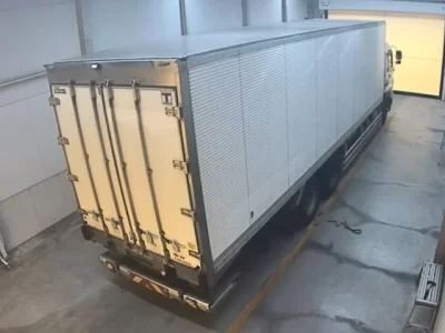 Isuzu TRUCK