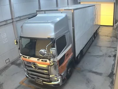 Hino TRUCK
