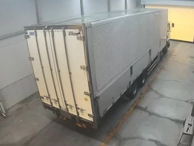 Isuzu TRUCK