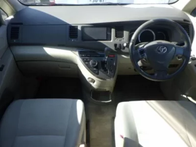 Toyota ISIS