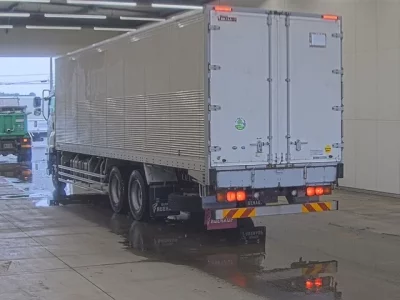 Isuzu GIGA