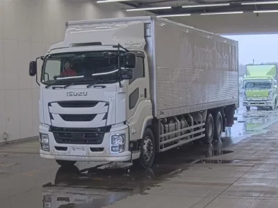 Isuzu GIGA