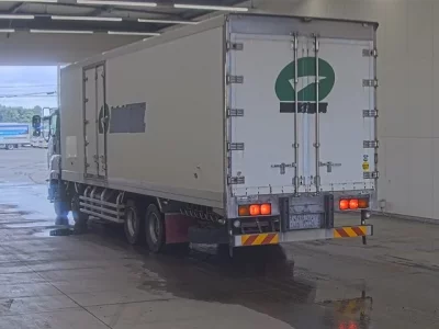 Isuzu GIGA