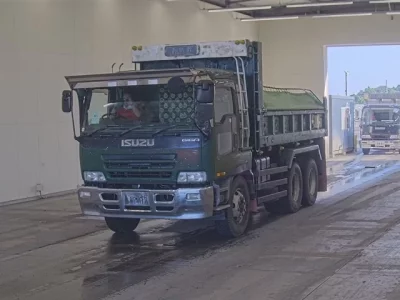 Isuzu GIGA