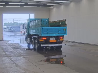 Isuzu GIGA