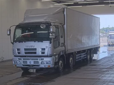 Isuzu GIGA