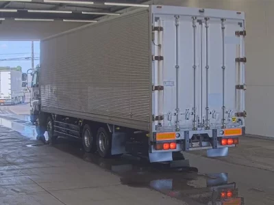 Isuzu GIGA