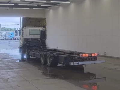 Isuzu GIGA
