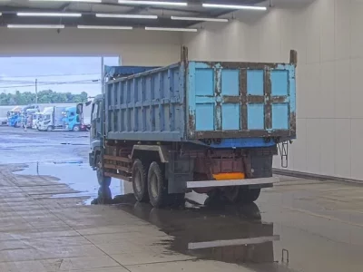 Isuzu GIGA