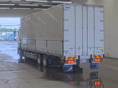 Isuzu GIGA