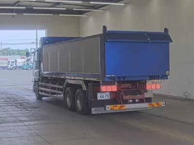 Isuzu GIGA