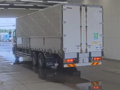 Isuzu GIGA