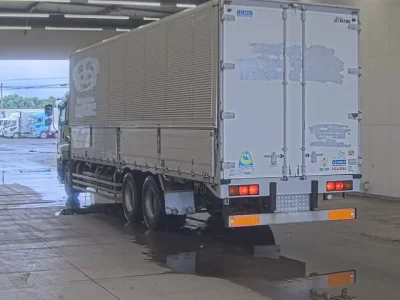 Isuzu GIGA