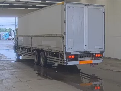 Isuzu GIGA