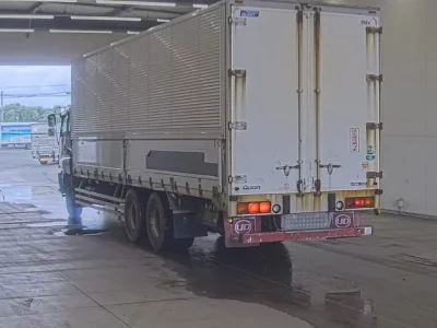 Isuzu GIGA